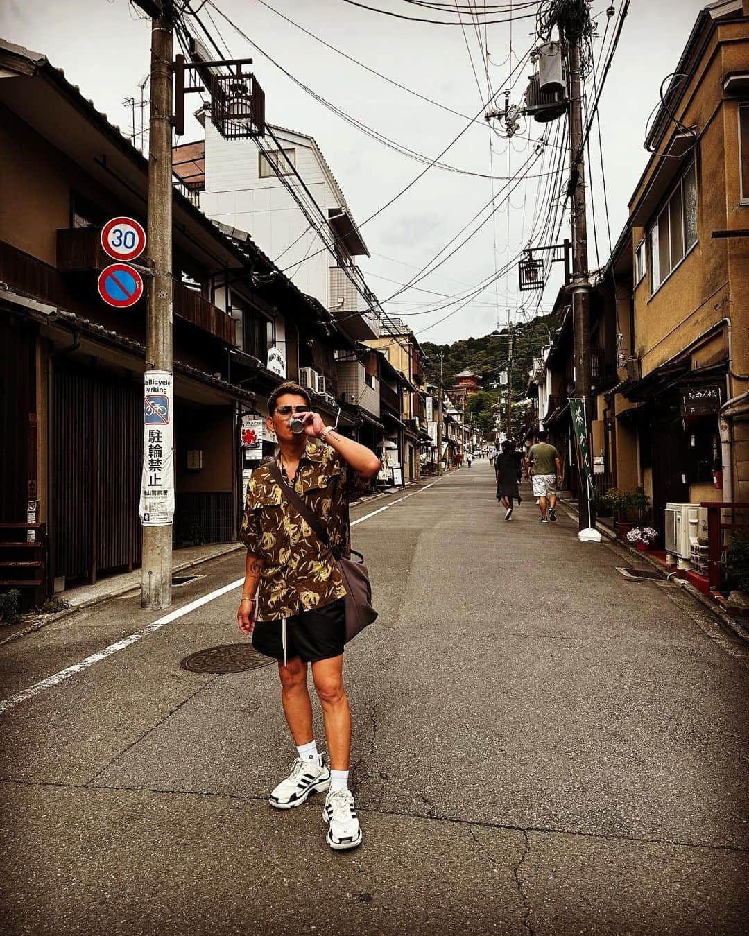 YUICHIROさんのインスタグラム写真 - (YUICHIROInstagram)「⛩️🙏🇯🇵☕️」6月25日 21時02分 - deep_yuichiro_official