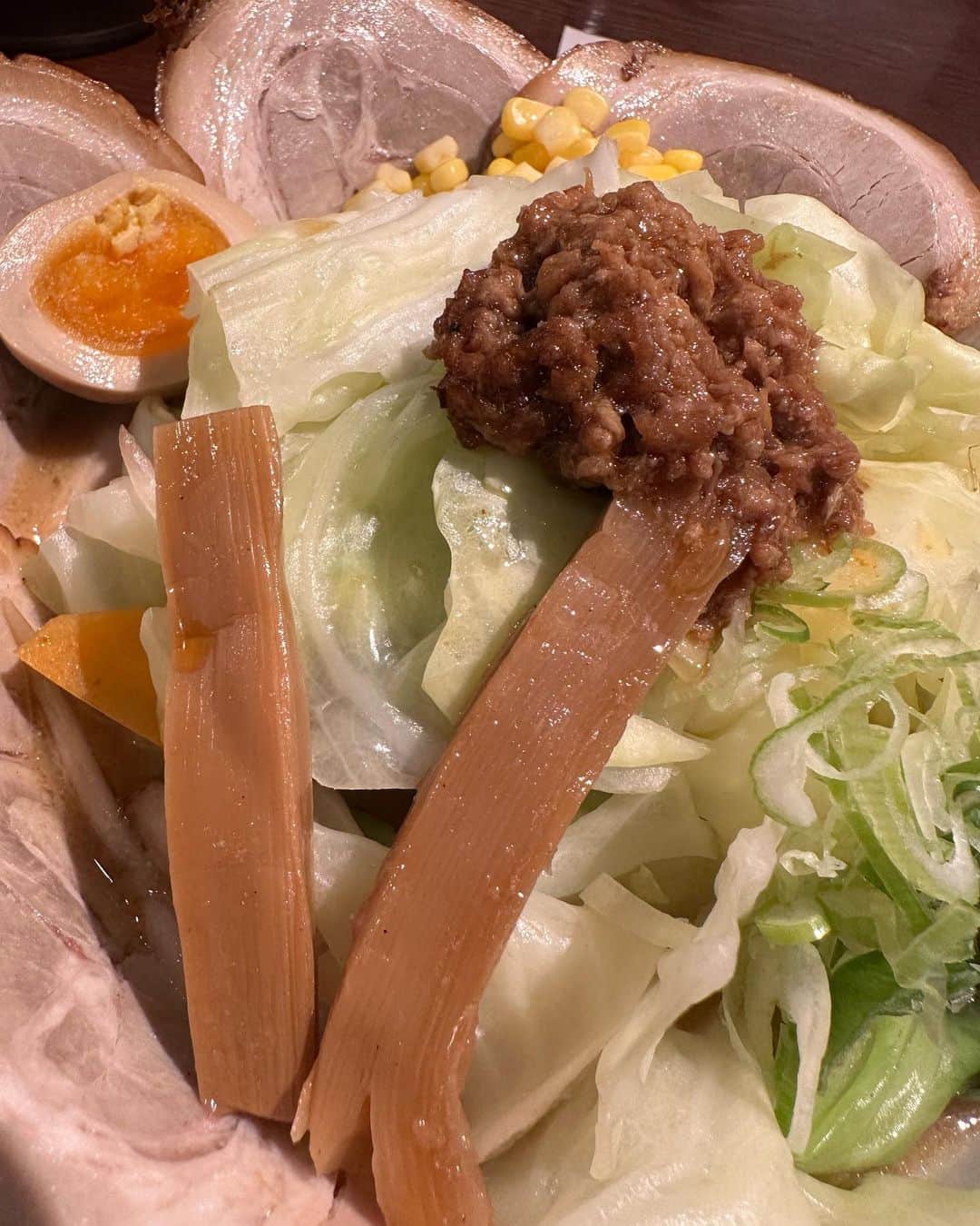 のインスタグラム：「メンマが描く「Victory」 食べる前から勝ち確定。」