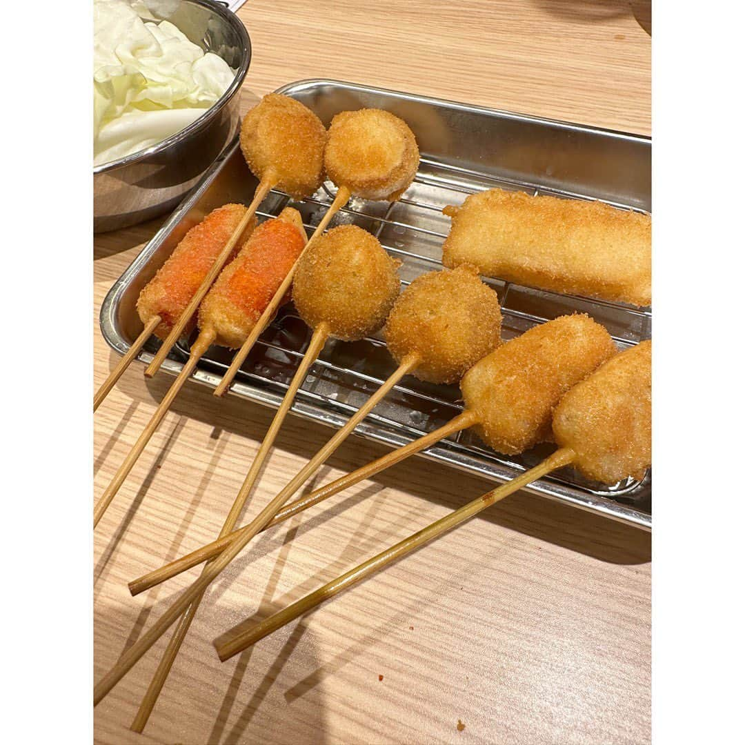 武藤京子さんのインスタグラム写真 - (武藤京子Instagram)「* * 串カツ😋 * この量食べられるかな〜 とか言いながら ちゃっかり完食😅 * どて焼きも美味しかった✨ * #串カツ #串カツだるま #道頓堀 #武藤旅」6月25日 21時05分 - kyokomuto0628