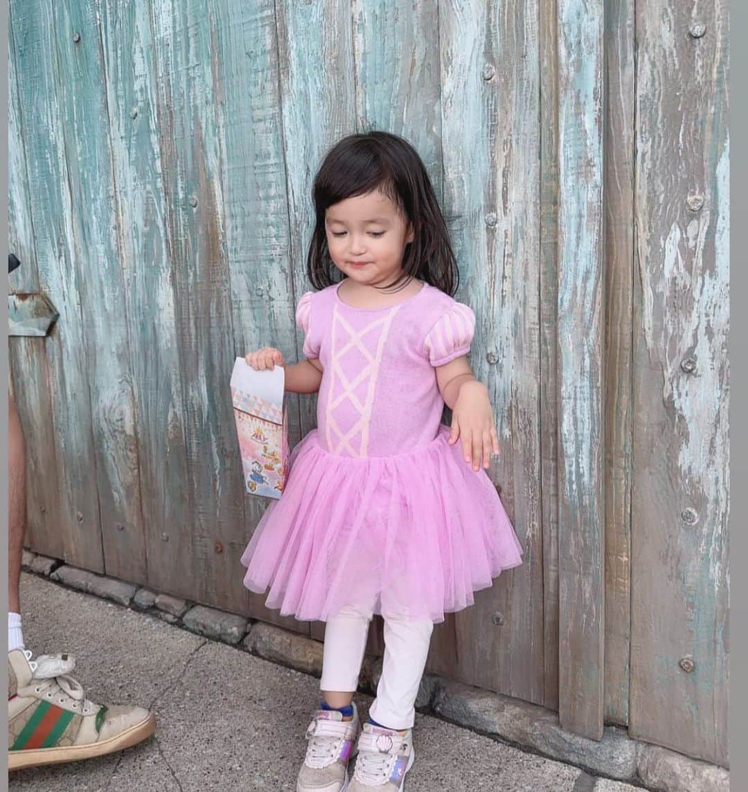 アレクサンダーのインスタグラム：「美人さま❤️は ポップコーン🍿🍿🍿大好き #disneysea」