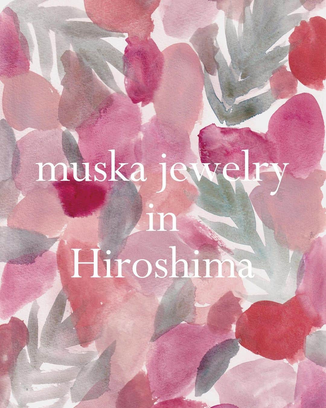 muskaさんのインスタグラム写真 - (muskaInstagram)「＜muska jewelry in 広島＞　緑が青々と茂る季節が巡って参りました。7⽉21⽇（金）から7⽉23⽇（日）まで、muskaのジュエリーフェアを開催致します。 デザイナー田中の故郷でもある広島でのフェアは、5年ぶりとなります。  会場には、独創的な美をたたえる宝石を用いた一点物ジュエリーや、選りすぐりの定番アイテムをお持ちします。 また、田中によるオーダーメイドジュエリーや結婚指輪、婚約指輪のご相談も承ります。  muskaの世界観をゆっくりご堪能いただける機会となりますので、ぜひ足をお運びください。  *オーダーメイドジュエリー、婚約•結婚指輪のご相談はご予約優先です。 特にオーダーメイドや婚約指輪は、事前にご要望を伺うことで、ご要望に適した宝石をお持ちすることができます。ご希望のお客様は、hello@sixth-night.com、またはDMにてご希望の日時をお知らせください。  Date : 7月21日（金）〜7月23日（日） 12:00-18:30（最終日　17:00迄） Access : 広島県広島市中区小町1-1木村ビル 3Ｆ Gallery 1/1  #muskajewelry #the6thnight #第六夜 #デザイン #マリッジリング #エンゲージリング #結婚指輪 #婚約指輪 #広島ジュエリー」6月25日 21時21分 - muska_jewelry