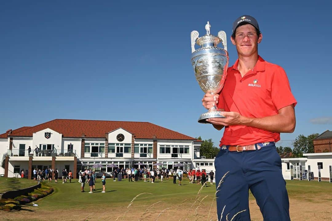 アーニー・エルスのインスタグラム：「Sending my congratulations to Christo Lamprecht who won the 128th Amateur Championship @therandagolf at Hillside in England yesterday. Well done, my friend! Christo is the third South African winner of this historic championship in the last six years (following @jovanrebula in 2018 & @aldrichpotgieter in 2022) proof once again of the wonderful young golfing talent our country continues to produce. #winner #southafrica #golf」