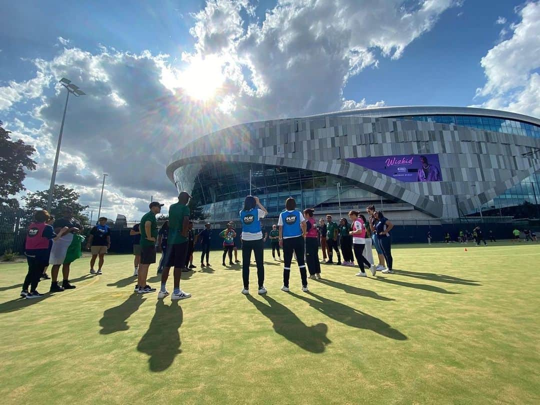 橋本紀代子さんのインスタグラム写真 - (橋本紀代子Instagram)「Laureus sports for good global summit に参加してきました！ 異文化の人と仲良くなる方法は2つ、①同じ釜のメシをたべる②一緒にスポーツを楽しむ 今回は日本チームで後者②を体現するよい時間になりました。  弾丸すぎて帰国後現在体調不良🐰ですが、貴重な経験となりました！」6月25日 21時25分 - kiyokohashimoto