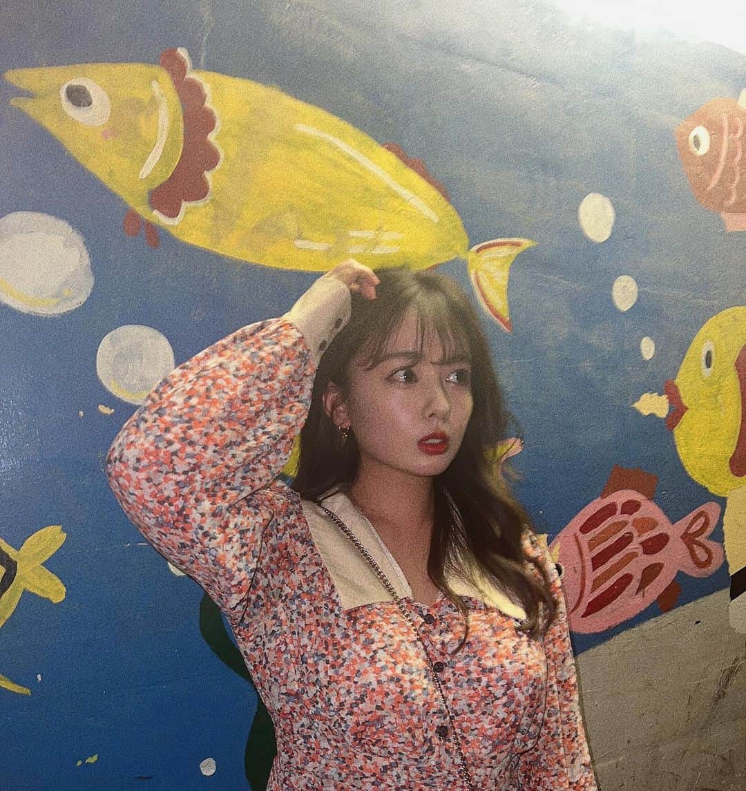 山田菜々のインスタグラム：「明日からまた１週間はじまるね🫣 (わたしの中では月曜はじまり！)  この日のお洋服とアクセサリーは お友達のお誕生日だったので、 ちゃんとしていこうと思った日🎂笑  韓国で買ったワンピースに、 新入りのちゃっかりハートになってるイヤリング🌼 ひとつ女の子っぽいアイテムがあると、 気分も女の子になる〜〜☺️🫶笑 おなじみの @cene_316l ✨  サプライズのバースデープレートも喜んでくれて、 全然知らない人たちのお誕生日も みんなで拍手してお祝いして、 素敵な空間でした〜〜🥂♡♡  #cene #金属アレルギー対応」