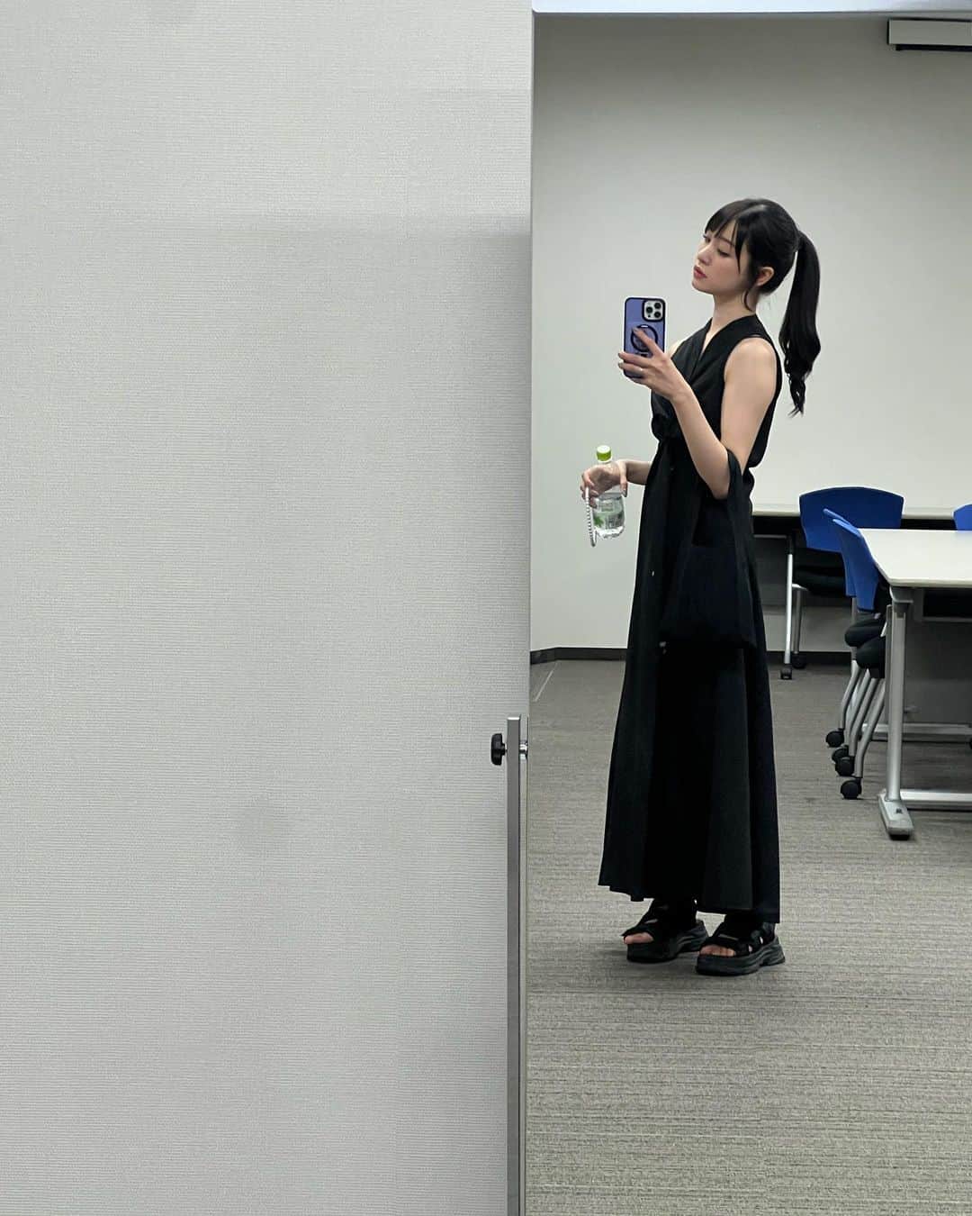 中川紅葉さんのインスタグラム写真 - (中川紅葉Instagram)「髪伸びてきた👶🏻  #いろはす #くれはふく」6月25日 21時37分 - kureha_nakagawa