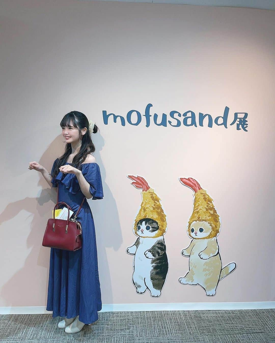 長南舞さんのインスタグラム写真 - (長南舞Instagram)「大好きなmofusand展行ってきたよー！ 本当に幸せ空間でした…これお気に入りの写真🤤❤︎ グッズも沢山買ったし、写真も沢山撮ったからまた投稿するね🐈  #mofusand #mofusand展 #猫 #もふさんど」6月25日 22時01分 - chonanmai