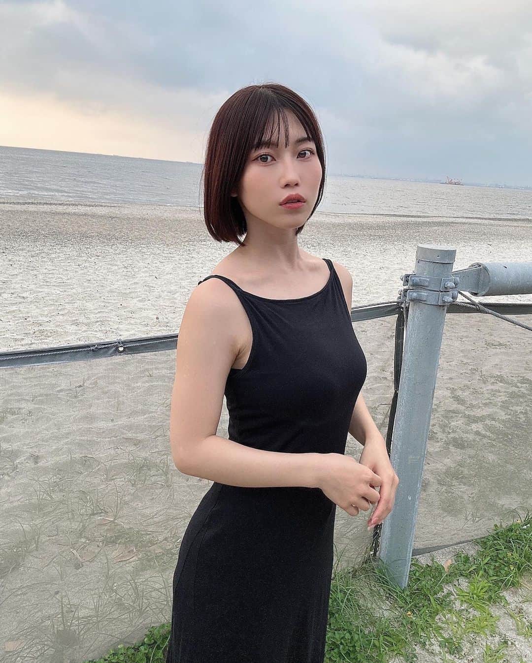 伊織いおさんのインスタグラム写真 - (伊織いおInstagram)「撮影会の後稲毛の海に寄り道🏖️  夕暮れ時で海がとっても綺麗だった✨ . . . .  #稲毛海浜公園 #いなプー #sunsetbeachpark」6月25日 21時59分 - iocos69