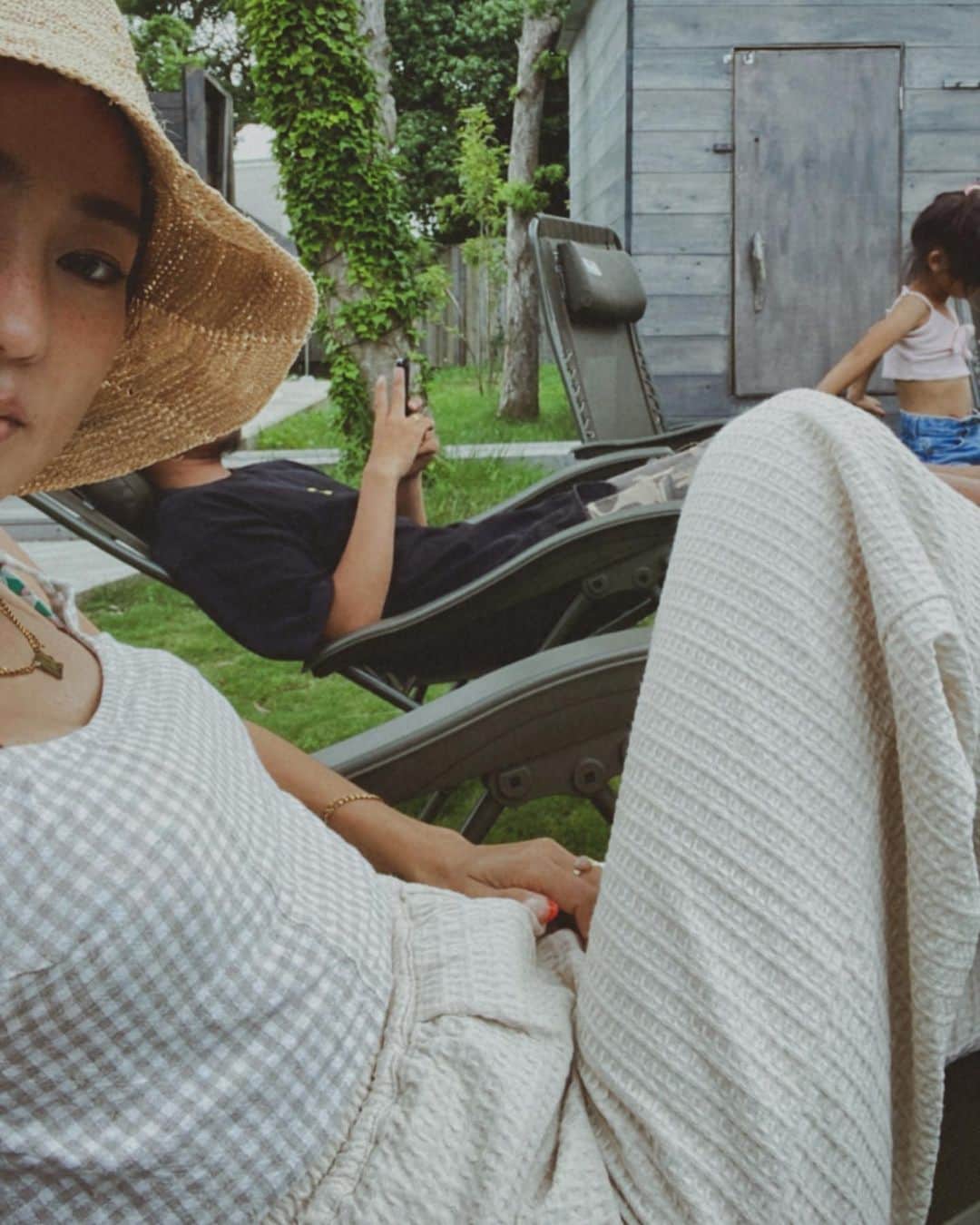 堀舞紀さんのインスタグラム写真 - (堀舞紀Instagram)「👒  #GLAMPING inspo.  動きやすくて サラッとしていて シワになりにくく ポケットがあって ウエストゴム✔︎  👆🏾 ってな ところを考えて…  上下とも @maaiqheart   #キャンプコーデ  #グランピングコーデ #40代ファッション  #母親服装 #夏旅行コーデ」6月25日 22時02分 - mainohori