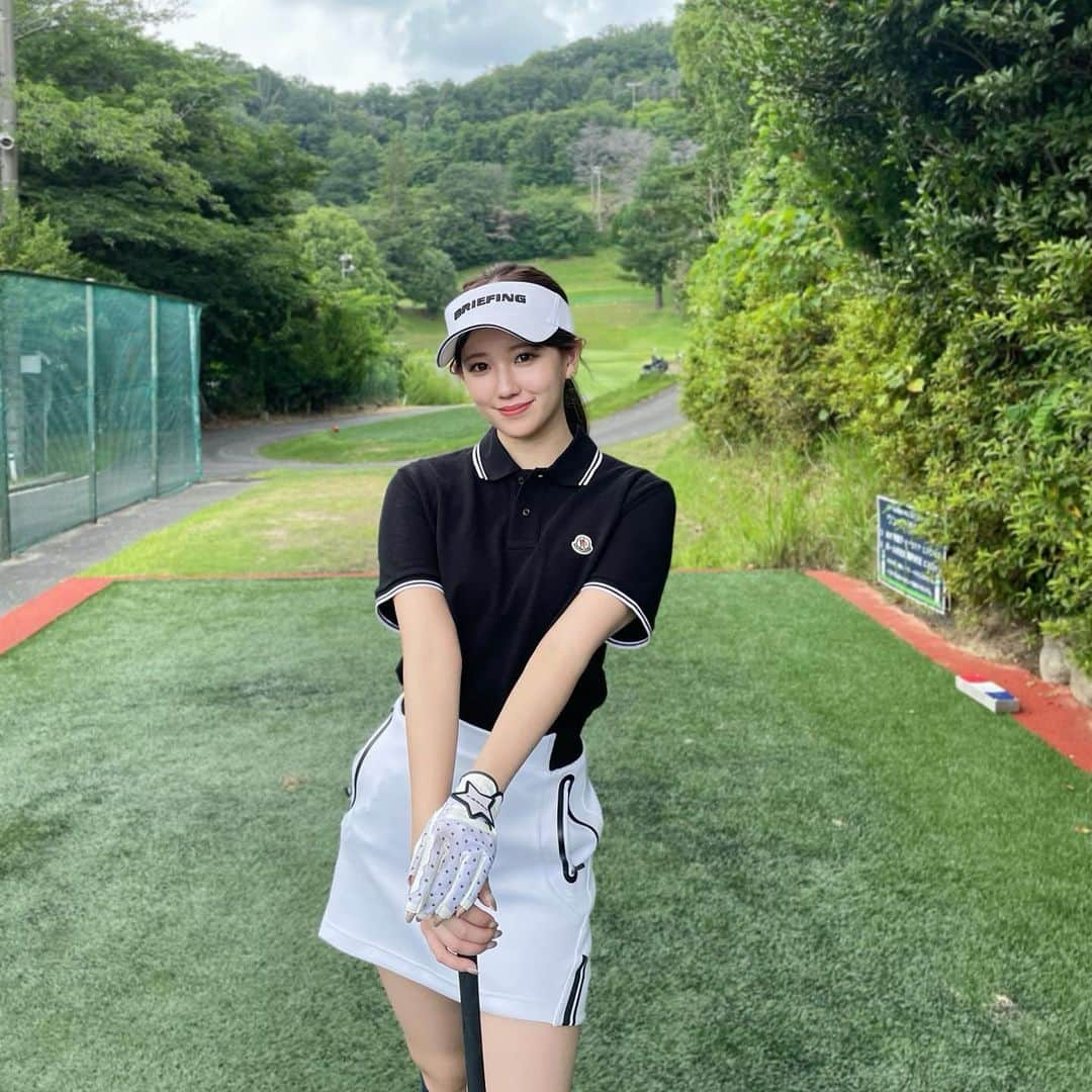 藤中里緒のインスタグラム：「母と週末に⛳️ ちょっと暑かったけど、いい運動と気分転換になった🌿」