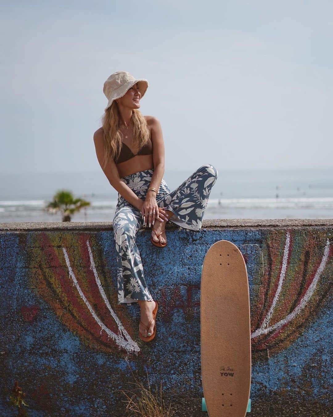 Miwakoさんのインスタグラム写真 - (MiwakoInstagram)「Surf girl 予定はっきりわかんないけど もしかしたら海に行けるかも？！って 服の中にビキニ仕込んでった！ ・ 大好きな海に連れてってくれた カメラマンの @r.violet.r が パシャッてくれた瞬間たち♡ 1枚に絞るなんて無理なんよいつも笑 ・ ・ ・ -Beach Code- @folksthelabel  2023New collectionのbottomを中心に組みました！ ・ 伸縮性抜群の上質な生地の フレアパンツ 柄も色味も可愛くて 足が細見えするシルエット!! ノンストレス♡ ・ ・ バケハ: @aestas_terra  ビキニ: @lavia_official  ・ #folksthelabel  #ethical  #clothing  #beachgirl  #beachstyles  #aestasterra  #resortstyle  #setupstyle  #ビーチスタイル  #ビーチガール  #サーフスタイル  #サーフガール  #ミワママコーデ」6月25日 22時09分 - miwamam888