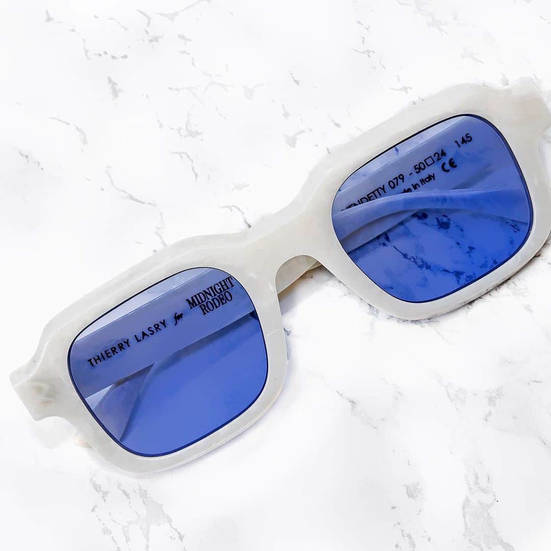 のインスタグラム：「the THIERRY LASRY x MIDNIGHT RODEO “VENDETTY” sunglasses in bone acetate w/ purple lenses #thierrylasry #midnightrodeo #handmadeinitaly」