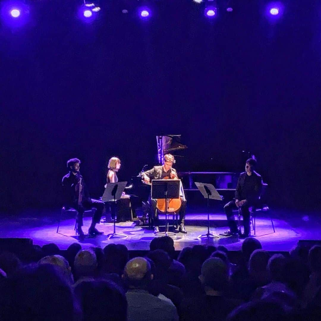 アリス＝紗良・オットのインスタグラム：「Olivier Messiaen, Quatuor pour la fin du Temps  What an experience to share this monumental work with @sebastianmanz.clarinet @sebastianklinger.cello @thomasreif_official and with everyone who came to our two concerts on Thursday at the @southbankcentre   ©️: @tugcetez」