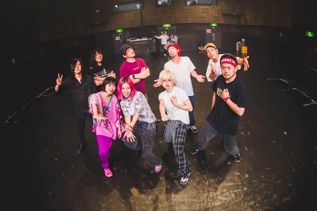 あやぺたのインスタグラム：「We love🫶 GOOD4NOTHING🫶 ヤバイTシャツ屋さん🫶  photo by @naoto_iwabuchi_」