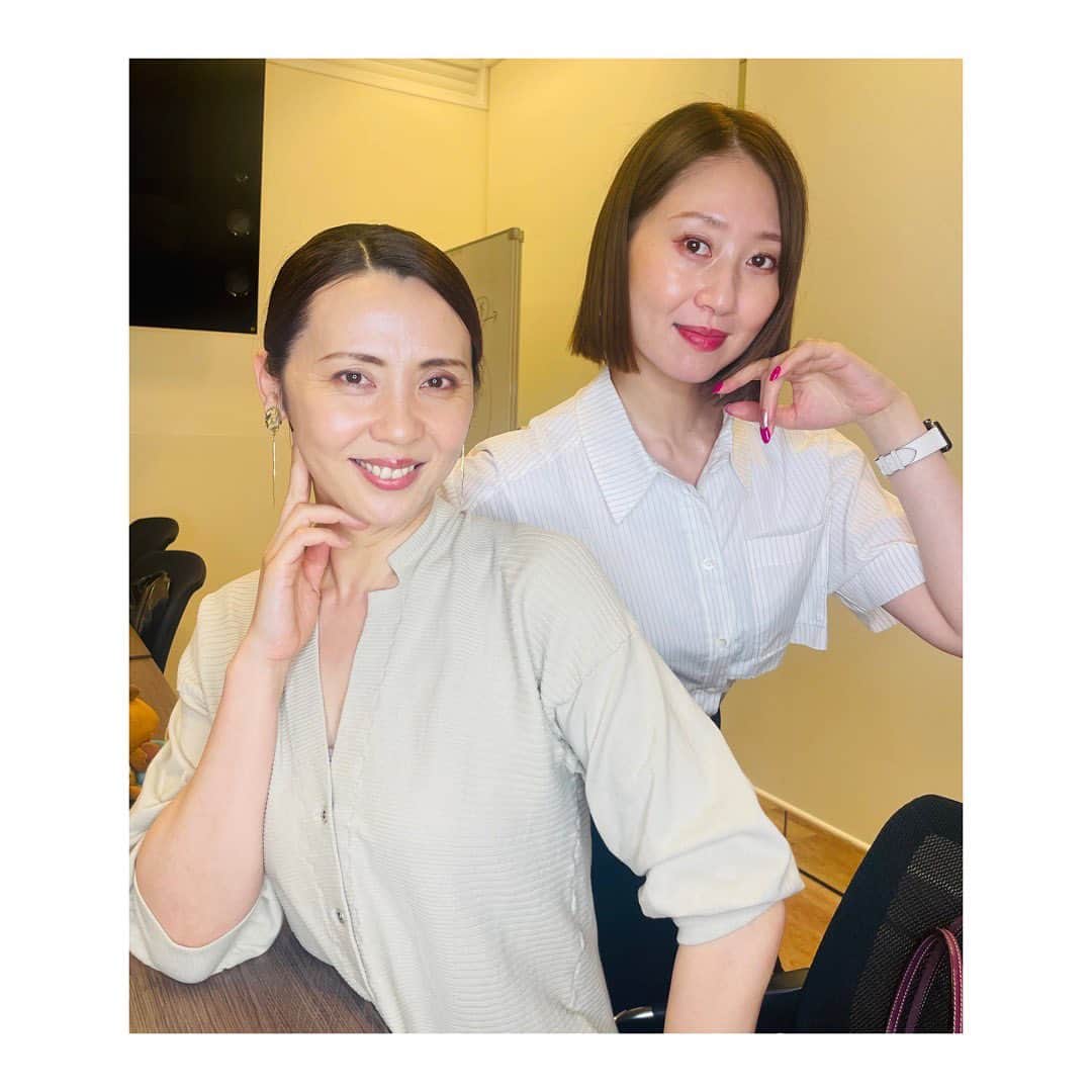緒月遠麻のインスタグラム：「🌲🌲  なぜか  鎖骨を痛がる大ちゃんが心配なまま 帰路につきました。  皆さま ありがとうございました😊🫶  #ニコ生 #鳳翔大  #鎖骨 #お大事になさってください」