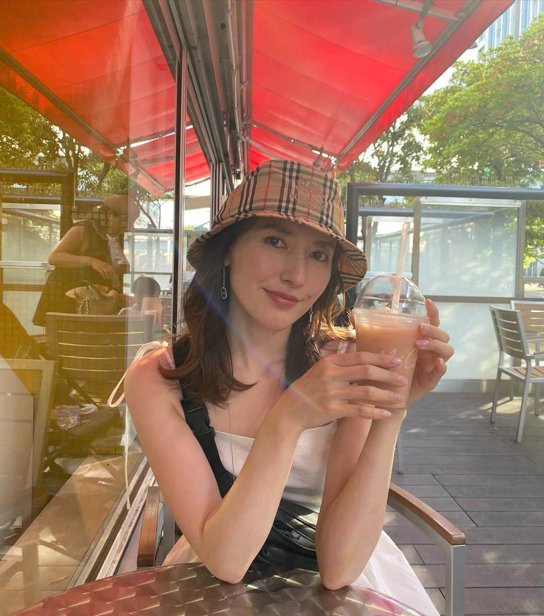松本リコのインスタグラム：「・ ・ ・ ・ 夏らしくキャミワンピっ♡ ・ ・ ・ #japanesegirl #japangirl  #ハーフ顔 #白ワンピ #白ワンピース  #fashion #ファッション #バケットハット #burberry  #balenciaga #hermes #supreme」