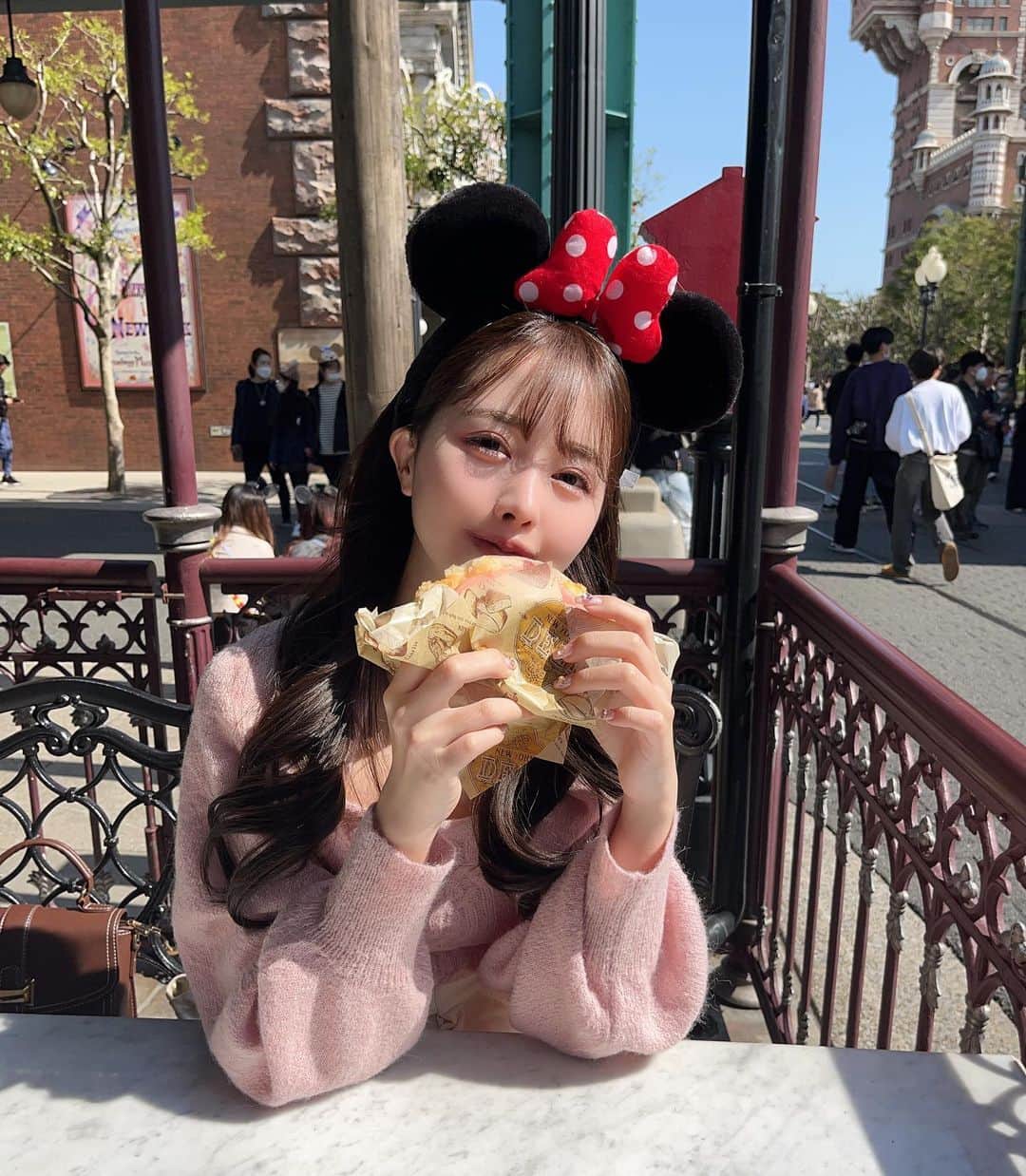 加藤ゆりなのインスタグラム：「とある日のディズニーシー🧸  #ディズニーコーデ  #ディズニーシー」