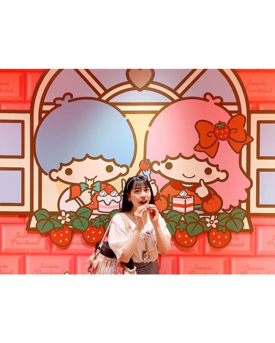 高岡薫のインスタグラム：「キキララだらけ⭐️  #サンリオピューロランド #sanriopuroland #ピューロ写真部 #ピューロジェニック #リトルツインスターズ #キキララ #トゥインクリングスタジオ #キャラグリレジデンス」