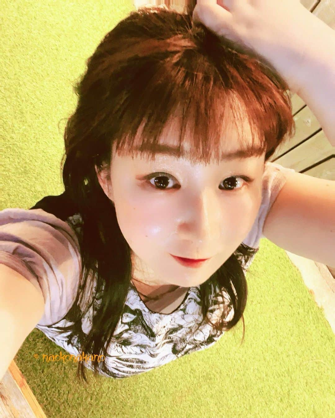 中野菜保子さんのインスタグラム写真 - (中野菜保子Instagram)「. 「7月版待受カレンダー登場✨📱📸✨」 写真は🍎🍎🍎🍎枚 2:Heineken 4:Storeヴィジュアル . . ご機嫌いかがですか？（≧∇≦）？  夏の足音が聞こえる  夕涼みが気持ちいい季節になりましたね♪  7月のスマホ待受カレンダーも 夏の夕方から夜にかけての デートをイメージして撮りました🍺🍧 . . 以下詳細  今日(25日)から ワタシの公式まとめサイトの 「Photo Store」で 販売スタートしてます😊📱  データでダウンロードできるので 保存をお忘れなく☆ (紙媒体での販売はありません)  1枚200円  デザインは3種類 まとめ買い割引アリです . . 🍧公式まとめサイトへは プロフィール欄のリンクか ハイライトから飛べます🍓🍓🍓  夏の昼間はBBQにキャンプ プールetc...  夜も昼も楽しい季節だ！！ ＊ ＊ ＊ #公式まとめサイト #7月版 #スマホ壁紙 #スマホ待受 #限定写真 #限定グッズ #スマホカレンダー #ハイネケン #かき氷 #脚本家 #ナオ部 #中野菜保子 #columnist #actor #hollywoodstars #cm  #actress #舞台役者 #コラムニスト #stage #tvshow #moviestars #model #performer #表現者 #俳優 #女優 #演劇 #映画 @syanhaijitensya」6月25日 22時37分 - naokonakano8319