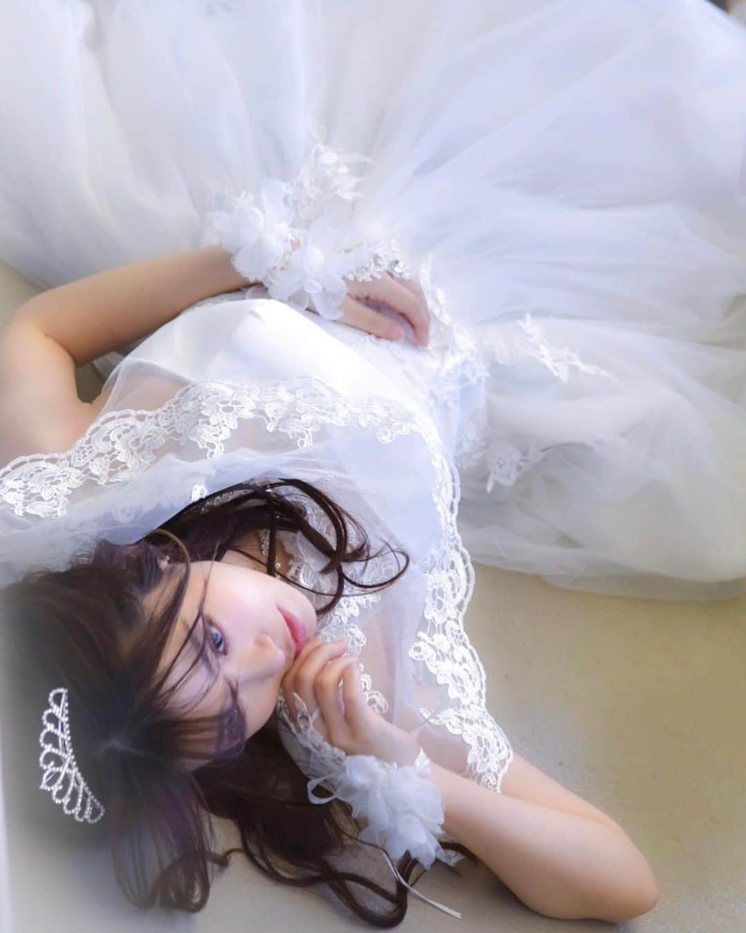 白石みずほさんのインスタグラム写真 - (白石みずほInstagram)「__ウェディング２👰‍♀️💒🤍  何枚目が好きですか？🥰  #ウェディングドレス #ドレス」6月25日 22時40分 - mizuhoshiraishi
