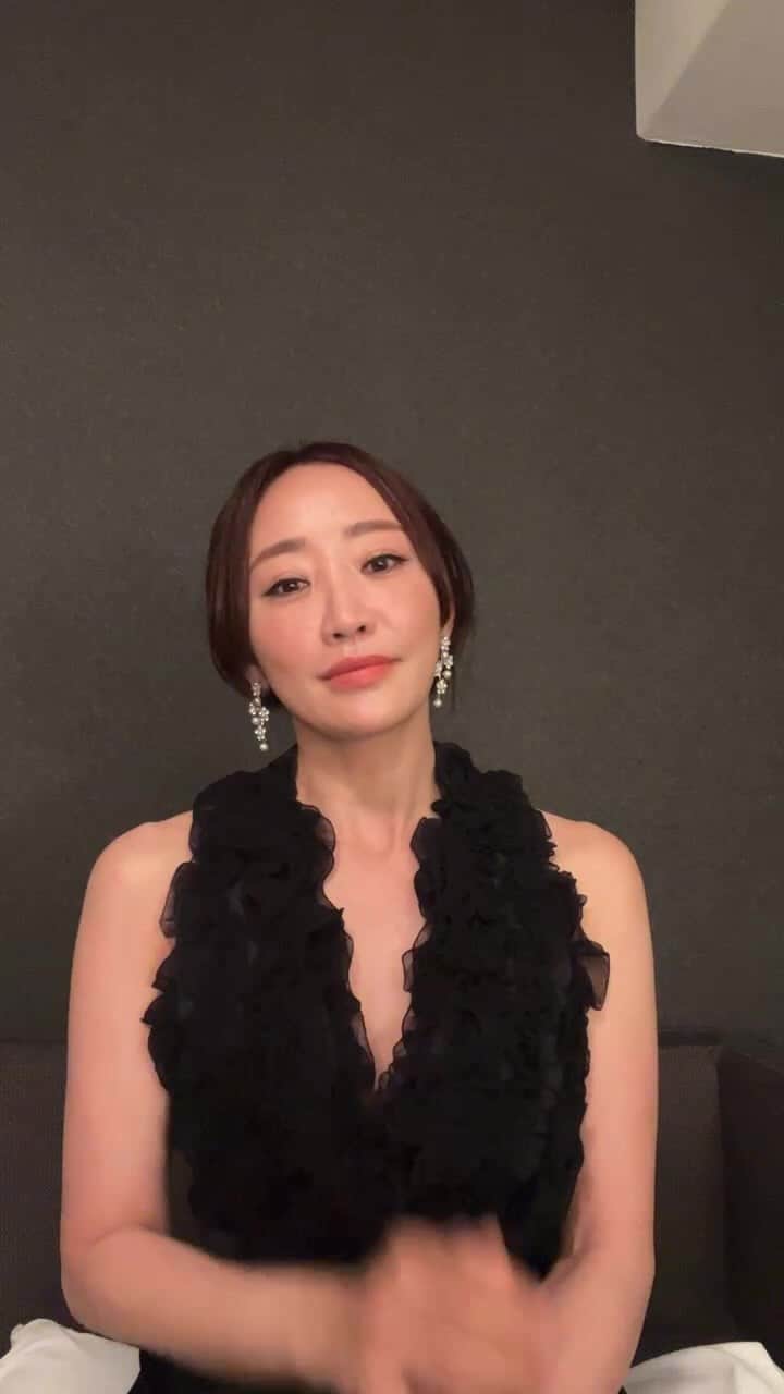 神崎恵のインスタグラム：「・ ビューティイベントのご報告でした😌  ギフトの内容は一部、二部で異なります。」