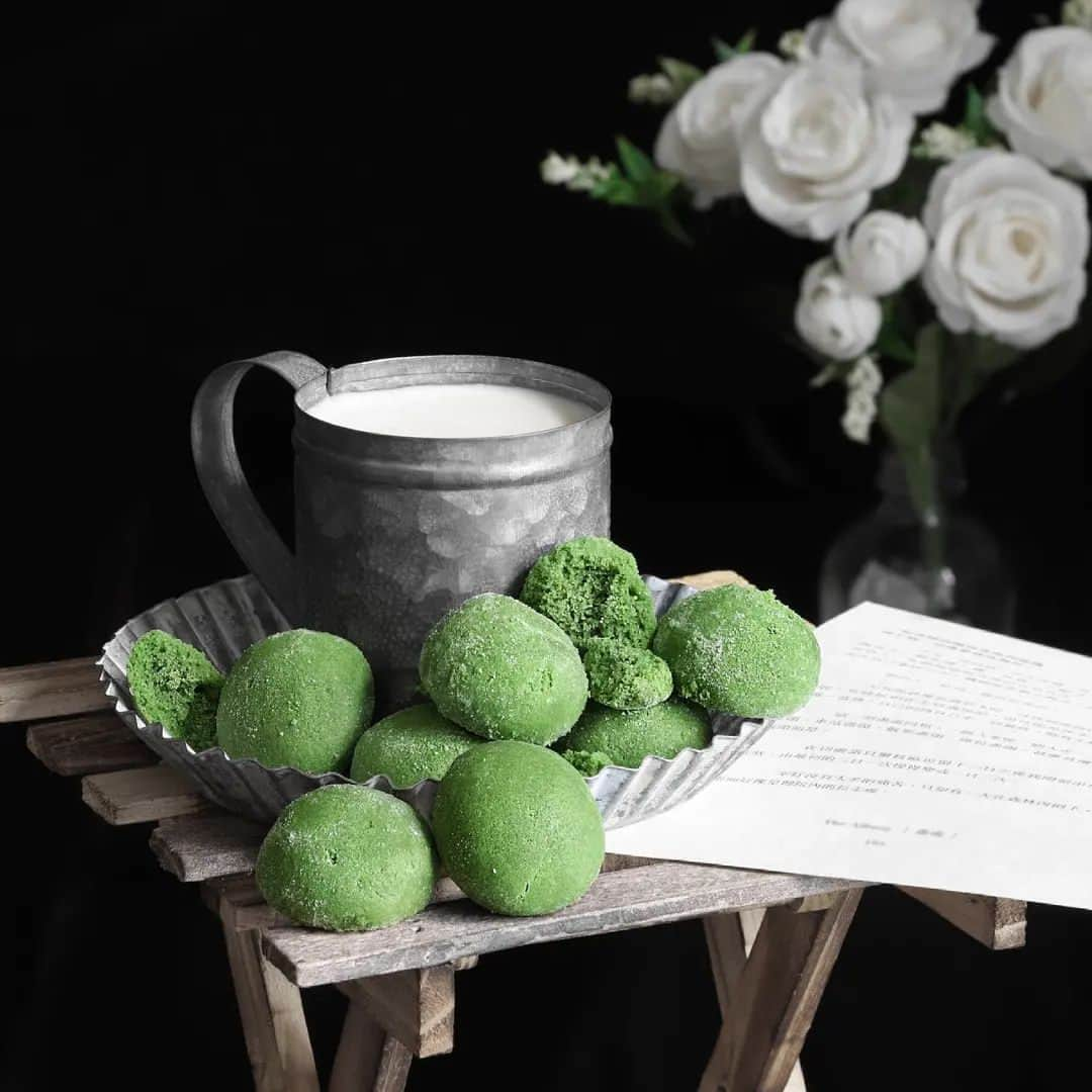 Matchæologist®さんのインスタグラム写真 - (Matchæologist®Instagram)「🍪🌿 Aren’t these #Matcha #Cookies the perfect afternoon snacks?! Special thanks to @e.a.t.i.t_ for sharing with us these delightful #MatchaCreations! . 🎉 DON’T FORGET to redeem our #SummerSale discount! 🌞 Apply ‘MATCHASUMMER’ at the checkout for a 15% off sitewide and experience a summer of self-care to remember. Valid until tomorrow at midnight only! . Explore our range of artisanal matcha and treat your taste buds to the most delectable-tasting matcha green tea 🍃, because YOU deserve only the best.  . Visit our website 👉 bio link @Matchaeologist . Matchæologist® #Matchaeologist Matchaeologist.com」6月25日 23時02分 - matchaeologist