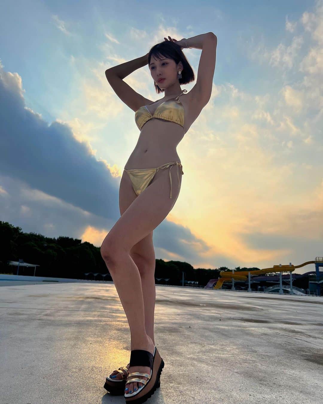 小島みゆのインスタグラム：「日本最大級の撮影会イベント！ 今をときめくグラビアさん、アイドルさんたちの中で 参加させて頂き 　#いなプー　ありがとうございました！！  大型の撮影会自体何年振りかだったのですが それに伴って 何年か振りに会えた人たち、会いに来てくれた人たち、新しく気にってくれた人たちに感謝‼︎嬉しかった😍🩷  膝小僧の汚れは頑張った証✨  #いなプーフォトフェス  #swimsuit #japanesegirl #japanesemodel #gravure #グラビア#グラドル#glamor#gravure#hot#asian#Japanese#girl#instagood#ig#ig_japan#igers#amorous#얼스타그렘#일본#섹시#일상#소통#팔로우#性感的#粉我」