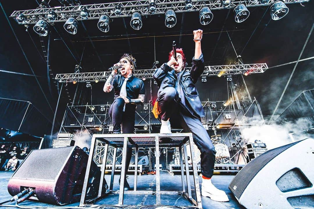 Crossfaithさんのインスタグラム写真 - (CrossfaithInstagram)「DEAD POP FESTiVAL 2023 ありがとうございました！ 「解」の名通りの光景を作り上げられたかと思います😈  Thank you @deadpopfest_official for having us! You guys have been crazy in last few years but you went extra CRAZY tonight!  Photo by @cazrowaoki」6月25日 23時13分 - crossfaithjapan