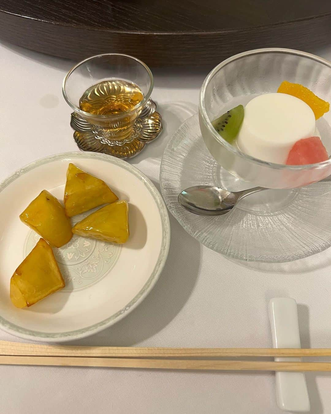 丸元美緒さんのインスタグラム写真 - (丸元美緒Instagram)「東天閣🇨🇳 全部めっちゃ美味しかった😋 北京ダックって皮だけ食べるって初めて知って爆笑でした😇 お恥ずかしい🙈💭   #東天閣」6月25日 23時14分 - bymiomato