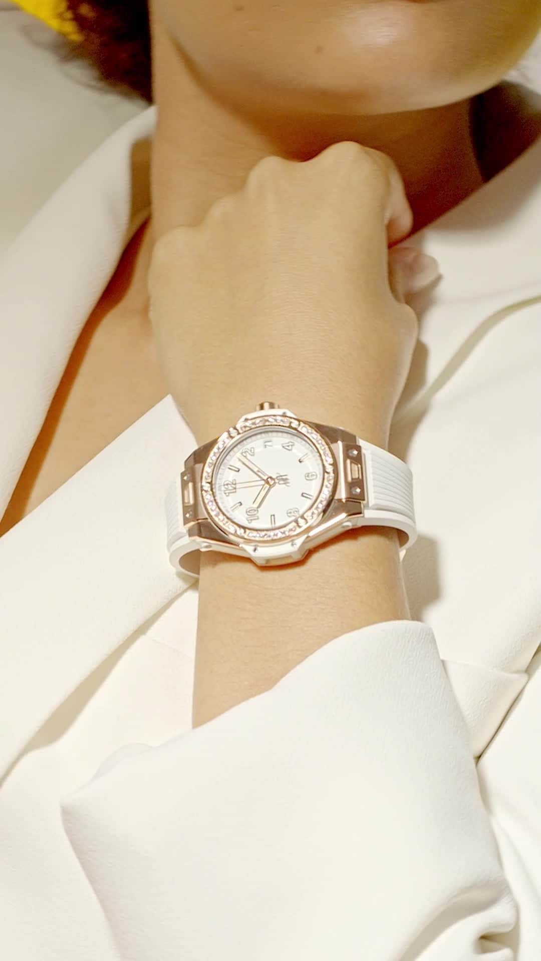 のインスタグラム：「Pure elegance with the #BigBangOneClick King Gold White Diamonds & #SpiritOfBigBangOneClick King Gold White Diamonds」
