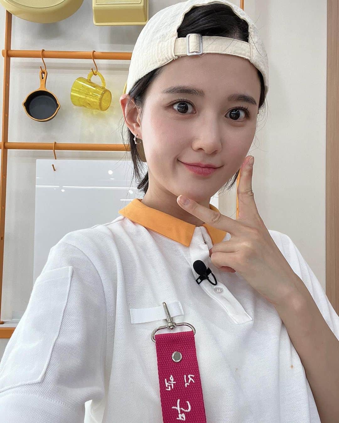 ナム・ボラのインスタグラム：「#웃는사장 오늘 첫방했어요💕 긴장감 넘치는 편집에 숨 쉴틈없이 봤어요!  매주 일요일 저녁 6:40 JTBC, 스트리밍은 티빙에서 하니깐요 많은 사랑 부탁드려요🥰❤️」
