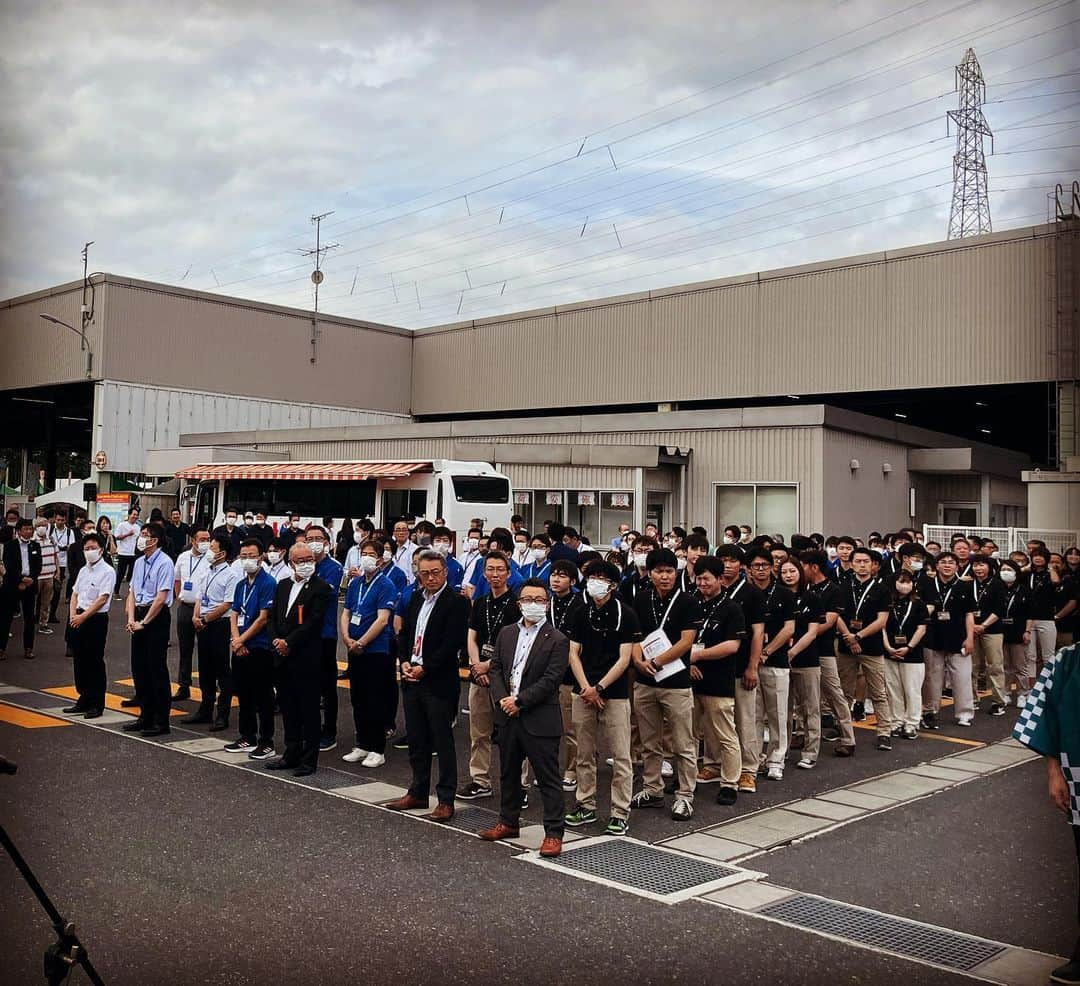 井口卓人さんのインスタグラム写真 - (井口卓人Instagram)「今日は トヨタ自動車東日本岩手工場TMEJにてオールトヨタグループフェスティバルでした！！  TMEJさんの大きな協力の元、地元トヨタディーラー8社の皆さんと共に開催出来るイベントでした！ 6000人以上の来場の皆様に、僕も地元岩手にこんなにクルマファンが居る事に非常に感動しました！  そして、走れるイベントを！！という事で、オートテストを同日開催して、そこでGR86を使いデモラン同乗走行、トークショーと、多くの皆様にモータースポーツを間近に感じてもらい、笑顔を頂きました！  僕の地元岩手県は、なかなかモータースポーツに縁遠い場所ですが、岩手県で出来るモータースポーツ、そしてクルマ好きを沢山増やしていきたいと思います！  そして忙しい中、井口選手にも協力してもらい、岩手のスバルファンも方々も沢山来て頂き、メーカーの垣根も超えて楽しんでもらえた1日になりました！  全ての方々に感謝です！ ありがとうございました！！  #rookieracing  #gazooracing  #lexus  #toyota」6月25日 23時59分 - takutoiguchi