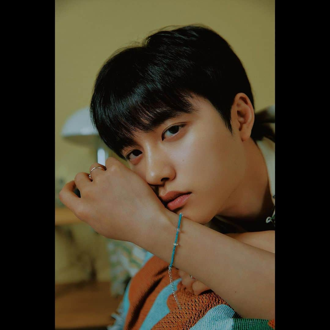 SMエンターテインメントさんのインスタグラム写真 - (SMエンターテインメントInstagram)「EXO 'Hear Me Out' Teaser Image #DO(D.O.) #SEHUN   【EXO The 7th Album 'EXIST'】 ➫ 2023.07.10 6PM (KST)  #디오 #세훈 @oohsehun  #EXO #엑소 #weareoneEXO @weareone.exo  #EXIST #EXO_EXIST #HearMeOut #EXO_HearMeOut」6月26日 0時05分 - smtown