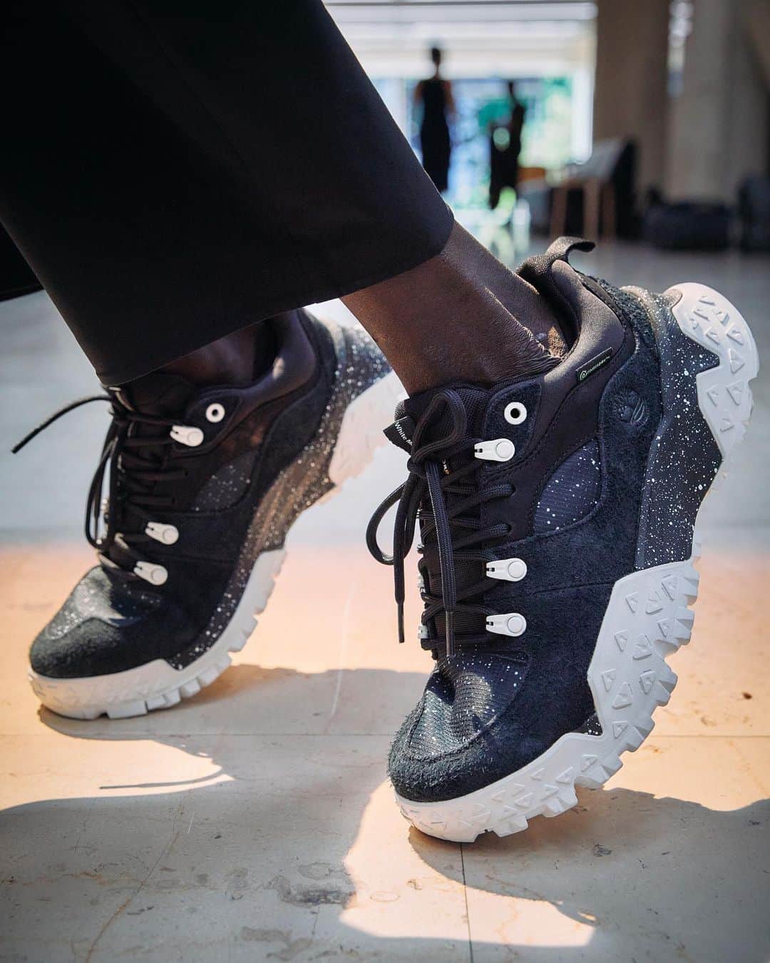 ホワイトマウンテニアリングさんのインスタグラム写真 - (ホワイトマウンテニアリングInstagram)「_ White Mountaineering 2024 Spring / Summer Collection. “Memories”  Backstage.  collaboration with @timberland   #whitemountaineering #blk_whitemountaineering #24sscollection  #timberland」6月26日 0時08分 - whitemountaineering_official