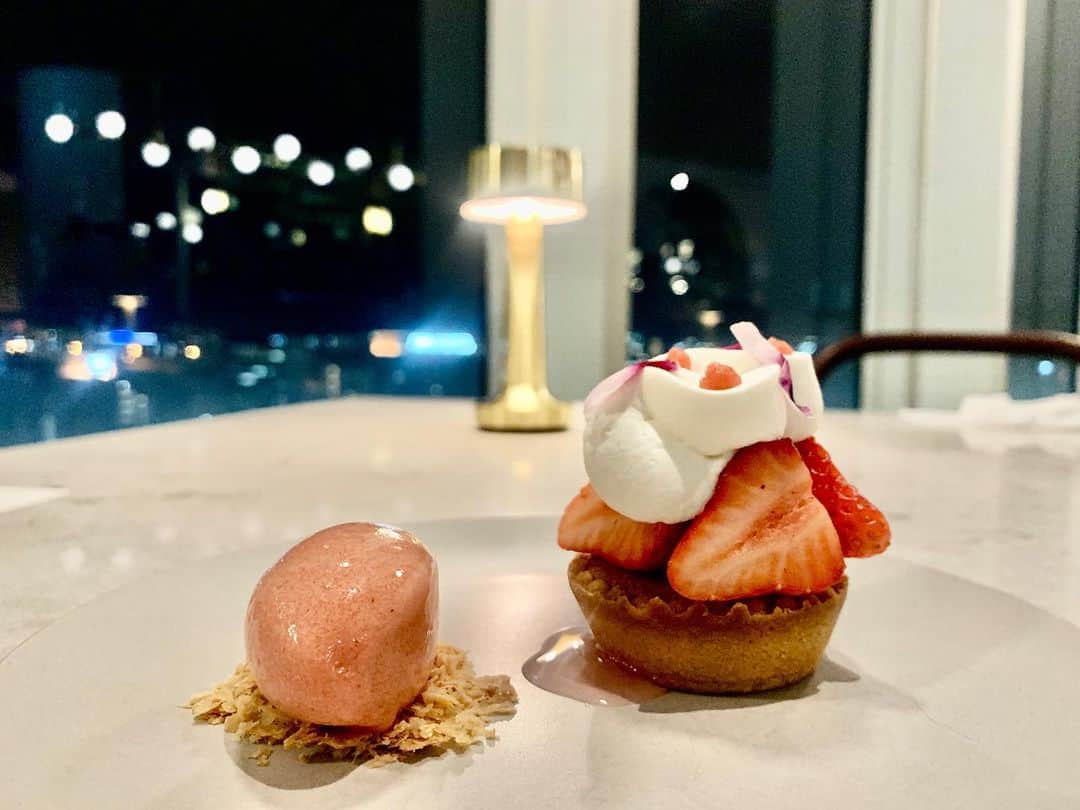 瀬口えりなのインスタグラム：「これはいつかの映えたごはんの日のデザート🍰 #時差スタグラム #にも程がある」