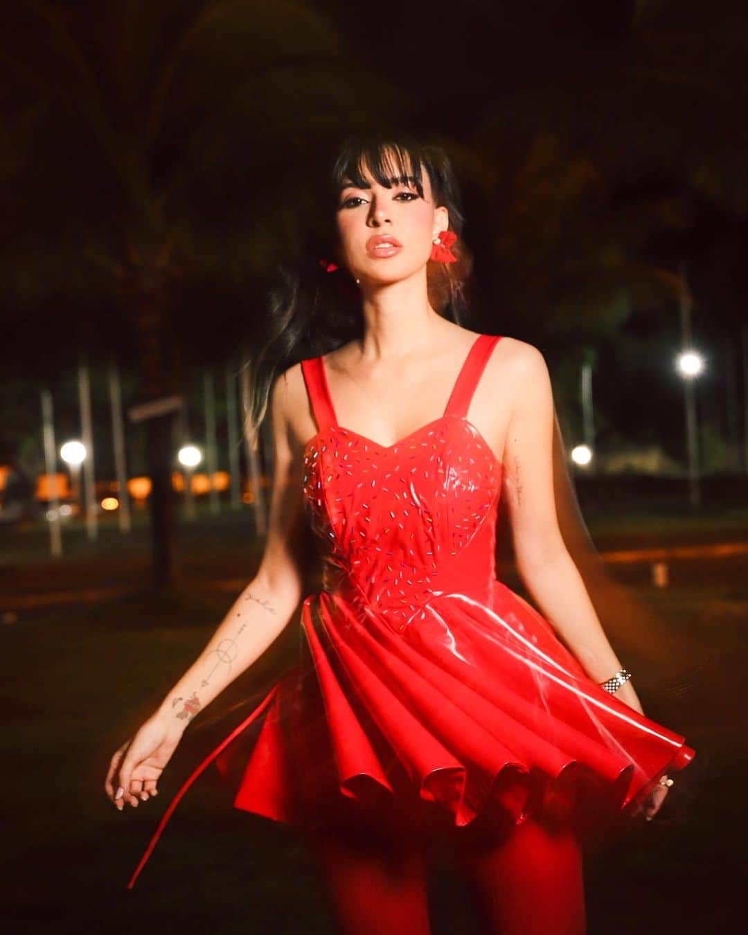 Gabriela Salesさんのインスタグラム写真 - (Gabriela SalesInstagram)「Maçã do amor ou do ódyos? Kkkk #SãoJoão #Ricasfaca」6月26日 0時36分 - ricademarre