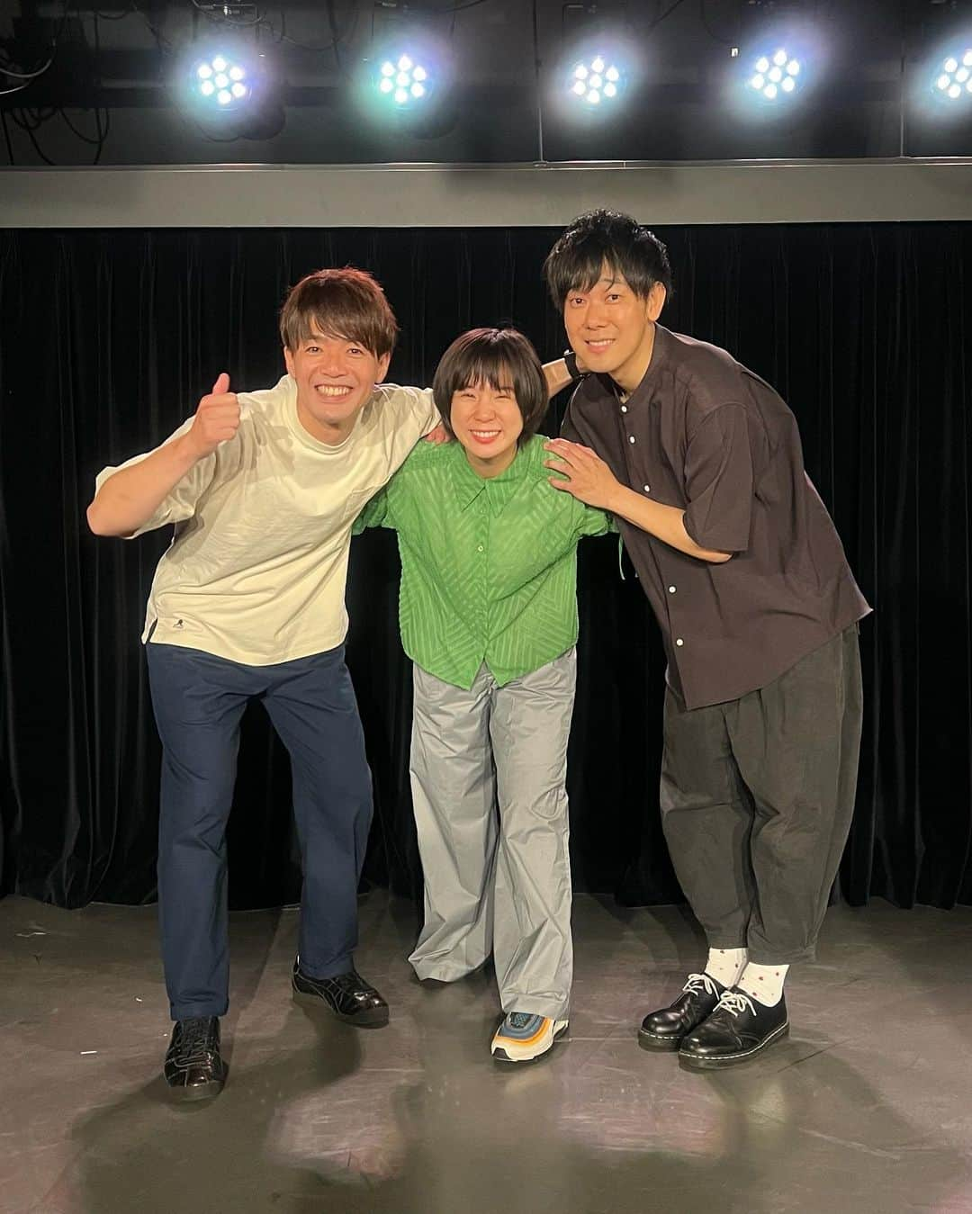 光永さんのインスタグラム写真 - (光永Instagram)「今月も「Shachi! Shachi!」無事終わりました！ 御来場、配信観てくれた方ありがとうございました🫶🏻🌟🌟 はちゃめちゃ遊んでくれたレインボーありがとう！！！！！ 見逃し配信は27日18:15まで見れますのでぜひです🎉 次回は7/29(土)18:45〜です🫶🏻🌈 ㅤㅤㅤㅤㅤㅤㅤㅤㅤㅤㅤㅤ 今日は、ワラバランスのライブに同期で出て最後のコーナーで脳みそ壊れかけて、シャチで寿司にまつわるコーナーしまくって、ずっと担当してくれてて今回ラストやった社員さんとの時間を噛み締めて、マックスまで椅子倒すナポリ見つけて、辻井津田のトークライブ飛び入り参戦して、そのまま3人で牛角たらふく食べました。良き日！！！！ ㅤㅤㅤㅤㅤㅤㅤㅤㅤㅤㅤㅤ #光永 #レインボー #シャチシャチシャチ #shachishachi #シャチシャチ」6月26日 0時37分 - hinata_official__