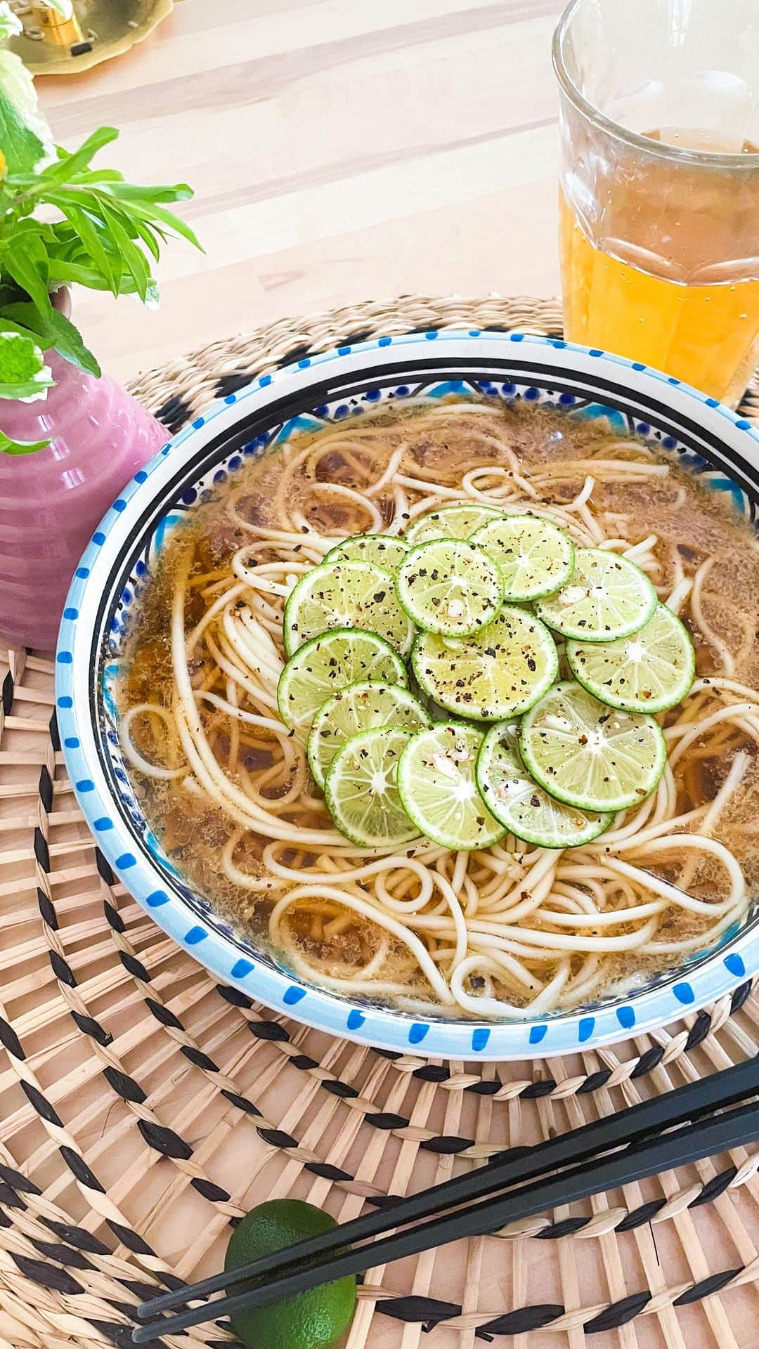 のインスタグラム：「今週のいろいろ🌼🌿 生活を整える、仕込む。そんなテーマで過ごしてきた数秘4の月も後半。部屋も台所も畑もあらかた整ってきたかなー！（えらい）  あとは新商品と本の仕込みです！ちょっとずつスピード感が出てきて、７月が近づいてきたのを感じる…✨  ６月ラスト１週間も楽しもうね！  ・ ・ ・ #aestheticreels#videodiary #lifestyleinspo#minivlog #dayinmylife  #reelslovers #summeraesthetic」