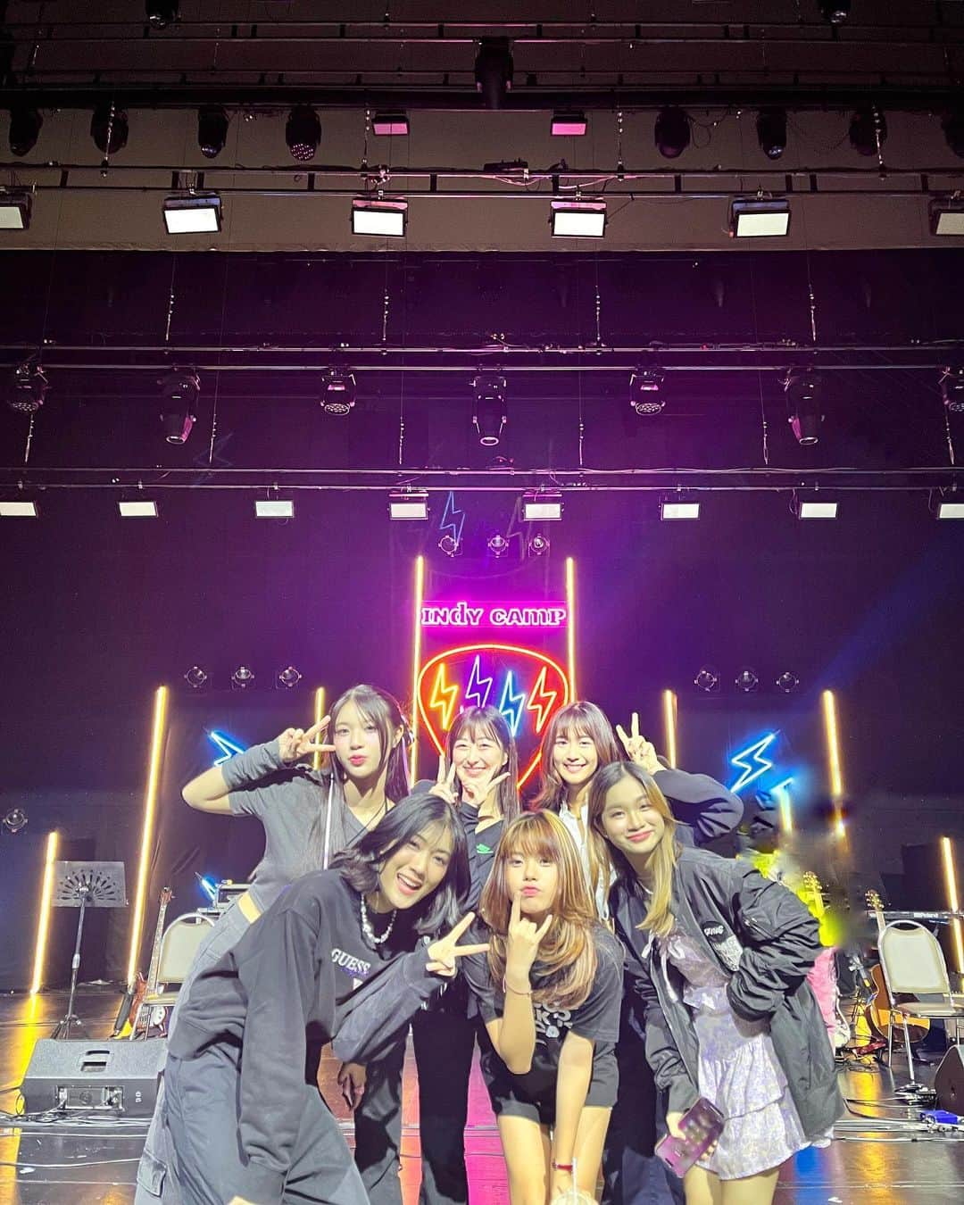 伊豆田莉奈さんのインスタグラム写真 - (伊豆田莉奈Instagram)「🖤INDY CAMP💚 Open Camp Concert 2023  ทุกคนเก่งมากๆๆๆ สนุกมากๆๆๆๆ✨️ รินะได้ไปดู2รอบค่ะ🎤 รินะได้พลังจากน้องๆทุกคนจริงๆ😭👏 ทำให้รินะก็รู้สึกตื่นเต้นและแอบอยากลองทำเพลงของตัวเอง555 แต่ละคนมีเสน่ห์ของตัวเองและskillของตัวเองที่แตกต่างกัน แต่รวมพลังของทุกคนทำให้หญิงใหญ่มากขึ้นอีก!!!! สุดยอดมากๆๆๆๆ😭👏👏👏 รอติดตามเพลงของทุกคนอยู่นะ🥰🫶 สู้ๆนะ😌✌️🤍  @idpd.records  #opencampusConcert2023 #INDYCAMP #IzurinaCGM48 #FortuneCGM48 #MarminkCGM48 #PepoCGM48 #NenieCGM48 #MilkCGM48 #CGM48」6月26日 0時44分 - rina.cgm48official