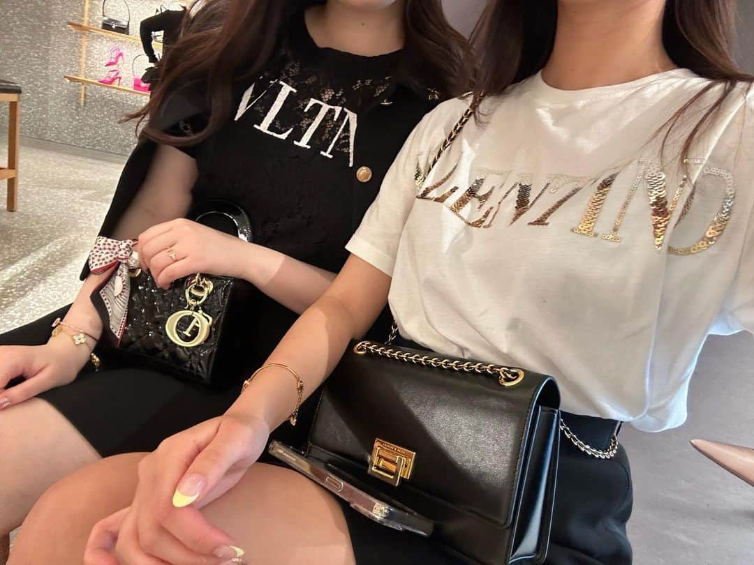 瀬階りりあのインスタグラム：「Pop up for dogs 🐩  #ginzasix」