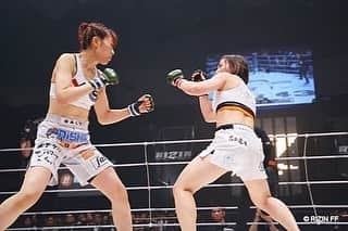 阿部裕幸さんのインスタグラム写真 - (阿部裕幸Instagram)「RIZIN 43 AACC大島沙緒里 Vクロス一本勝ち‼️ 皆さん応援ありがとうございました🙏🏼  AACC female fighter “SAORI OSHIMA” won by V cross arm lock. Thank you everyone!  #aacc #aaccmma #aacc総合格闘技 #aaccfemalefighter #aacc女子部 #mma #jiujitsu #柔術 #kickboxing #キックボクシング #grappling #グラップリング #キャッチレスリング #catchwrestling #team #格闘技やるならaacc #女子mmaならaacc #mmaやるならaacc #仲間 #大人の部活動 #総合格闘技 #ココロとカラダを強くする #仲間募集中 #team #仲間 #rizin43 #rizinff #jmma #rizinyoutubeチャンネル」6月26日 10時24分 - abeani111