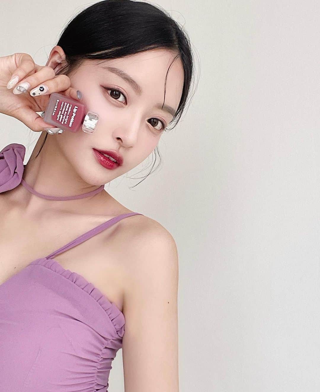 ᴅᴏᴜʙʟᴇsᴏᴜᴘのインスタグラム：「#광고  제가 처음 써보고 너무 좋아서 주위에 막 추천하고 다녔던 #얼터너티브스테레오 립포션 아쿠아 틴트가 이번에 올리브영에 입점했대요 🥹🫶✨  립밀크랑 함께 쓰면 입술 필러 없이도 탱글탱글 물먹립 만들 수 있어서 데일리로 제가 잘 쓰는 3호와 쿨톤이라면 꼭 사야하는 6호도 너무너무 추천해요!!! 올리브영 가셔서 테스트해보세요 🫶💕💕  🍭6월 26일! 올리브영에서 오특으로 #립포션아쿠아글로우 틴트 단 하루만 20% 할인 - 정가 19,000원 ➡️ 15,200원  🍭6월 27일부터 6월 30일까지는 립포션 아쿠아 글로우 틴트 15% 할인 - 정가 19,000원 ➡️ 16,150원  #올리브영틴트 #올리브영틴트추천」