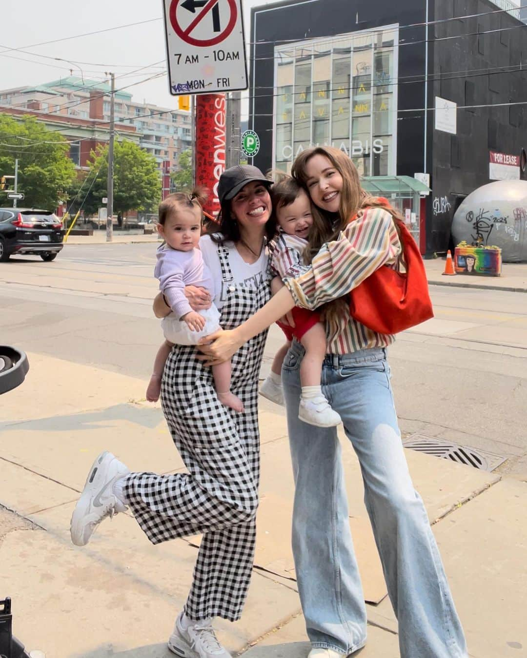 テイラーRさんのインスタグラム写真 - (テイラーRInstagram)「This trip back to Canada was everything ❤️ leaving with a head full of memories, heart full of love, and holidays already celebrated to last until next time」6月26日 10時34分 - taytay_xx