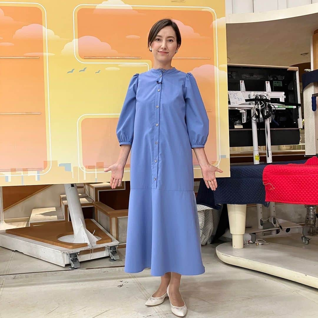 TBS「Nスタ」さんのインスタグラム写真 - (TBS「Nスタ」Instagram)「【シルビアアナのイチオシファッション💙】 6月22日(木)の衣装です🫧  💡スタイリストさんからのファッションポイント  さり気ないマーメードシルエットと裾のフレアで女性らしい雰囲気になるワンピースです👗 袖のパフスリーブが可愛らしさもプラスしてくれます。  #TBS #Nスタ #井上貴博 #ホラン千秋 #日比麻音子 #加藤シルビア#アナウンサー #ファッション #オフィスコーデ #ファッションコーデ　#オフィスカジュアル#ワンピース #女子アナコーデ  #ootd」6月26日 11時29分 - nst_tbs