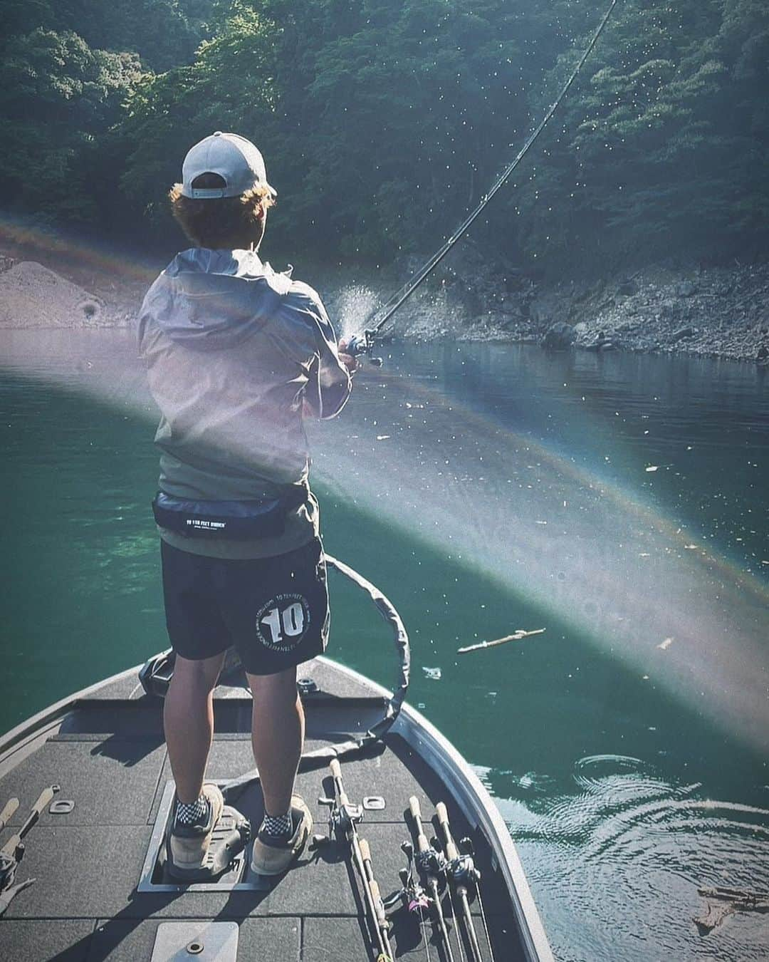 伊豫部健さんのインスタグラム写真 - (伊豫部健Instagram)「あ〜、釣り行きたい🎣  @ken_iyobe  @10ftu_kiob_smpfishing  @10tenfeetunder_kiob  @se9rets  @backss_lureshop  @zhanna_smpfishing  @ge_one.official  @mazda_jp  #ANDROCK @sunline_japan  @gancraft_taka  @b.b.rush  @sadayoshi_sugiyama  @gary_international_kk  @hayabusa_bass  #LUCK @shimanofishing_jp  @ringstar_1889  @regar_marine_japan  @talex_fishing  @groundart.wall  @aroma_coffee_roastery  #ラインアート @kousan_10ftu  @30_taxi  #iyoken #kiob #Bin5 #イヨケン #伊豫部健 #10ftu  #10tenfeetunder #10ftuスーパーディーラー #セキュレッツ #バックス #イヨケンコーヒー #10ftuチャンネル #イヨケンカレー #池原ダム #y企画」6月26日 11時35分 - ken_iyobe