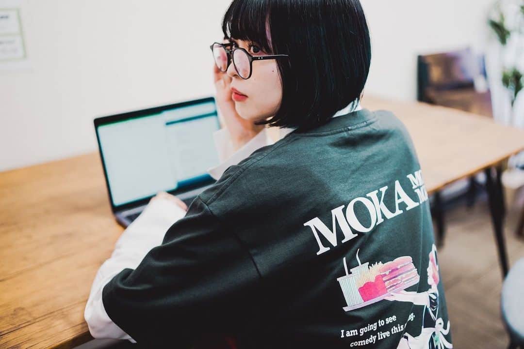 永井亜子のインスタグラム：「@mokamokamoka_official   お笑いライブが好きな人のためのファッションブランドMOKA MOKA MOKAのモデルをしました👌  #mokamokamoka」