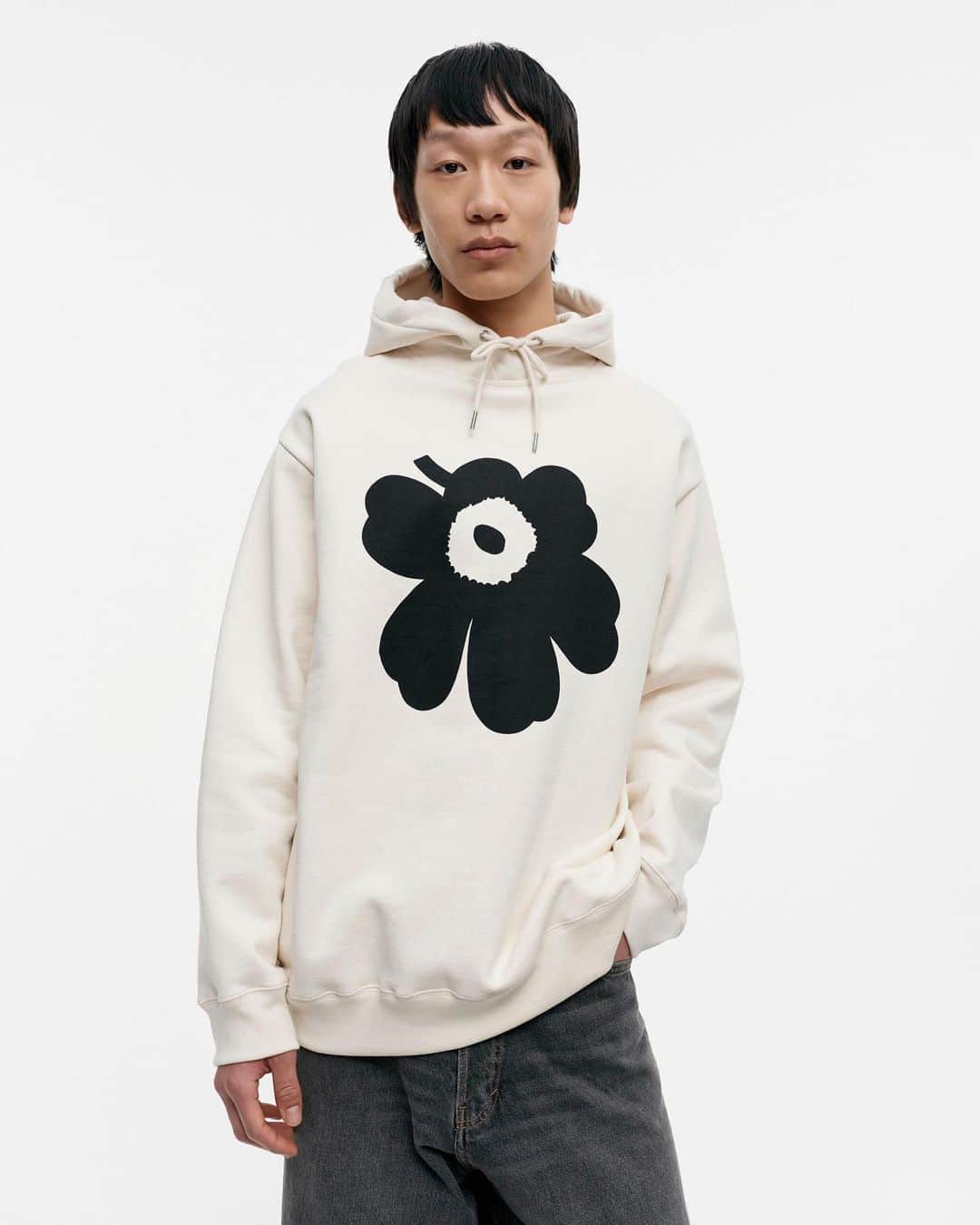 マリメッコのインスタグラム：「Circular news! Together with our partners, we have put the closed-loop production model to the test by partly using cutting waste and other leftover materials from the manufacturing of Marimekko’s jersey products as raw material for new products.  Learn more about the process and discover the products at marimekko.com. Link in bio. #marimekko」