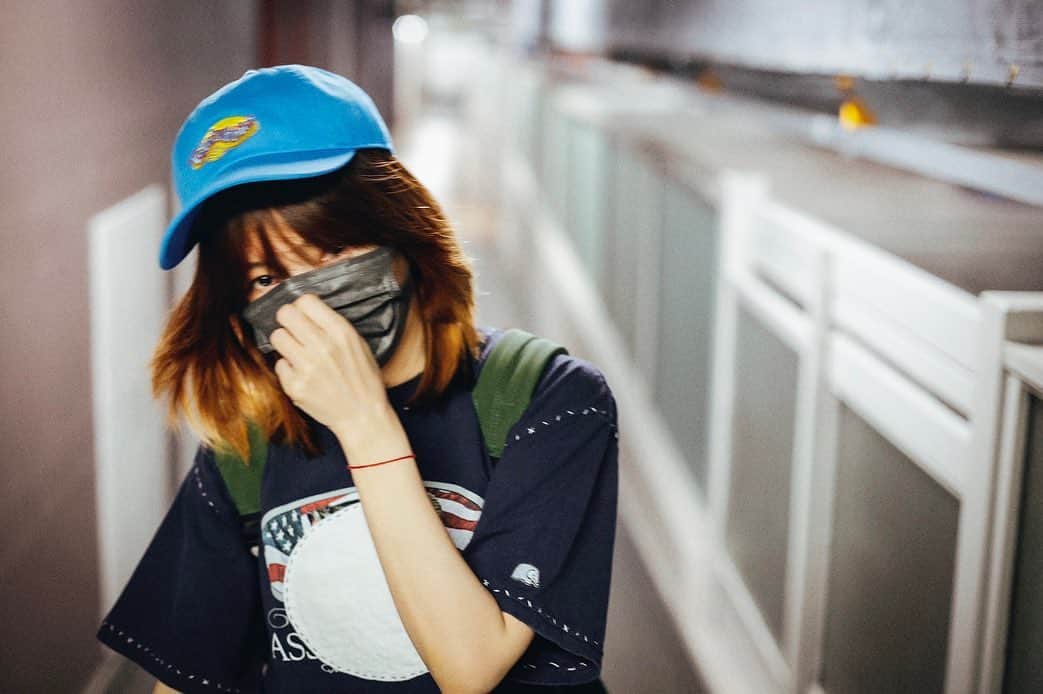 aikoのインスタグラム：「ただいま時刻はAM2:50。 ダラダラしてるとあかんぞ！と神様が言ってるのでしょうか？2分前くらいに歯の被せ物が取れましま🦷 でも、楽しいライブをすることが出来たのでヘッチャラです（うそ。悲しい）  東京2days😊楽しく自由なライブやったね♡ 本当にありがとうございました！！！ みんなと過ごす時間が尊い。 てぇてぇ。  また必ず逢いたいです！ 本当に楽しかったです ありがとうございました❤️  近々あいこ歯医者（備忘録）  Photo by おかやん💓」