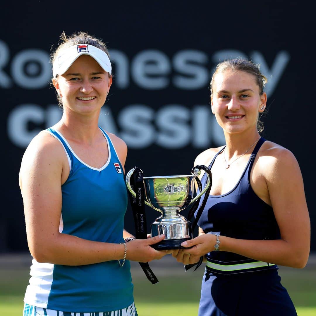 WTA（女子テニス協会）のインスタグラム：「Rothesay Classic Dubs Champions! 👏 🏆  @bkrejcikova and  @martakostyuk defeat Parks and Hunter 6-2, 7-6(7) to take home the title at Birmingham!   #RothesayClassic」