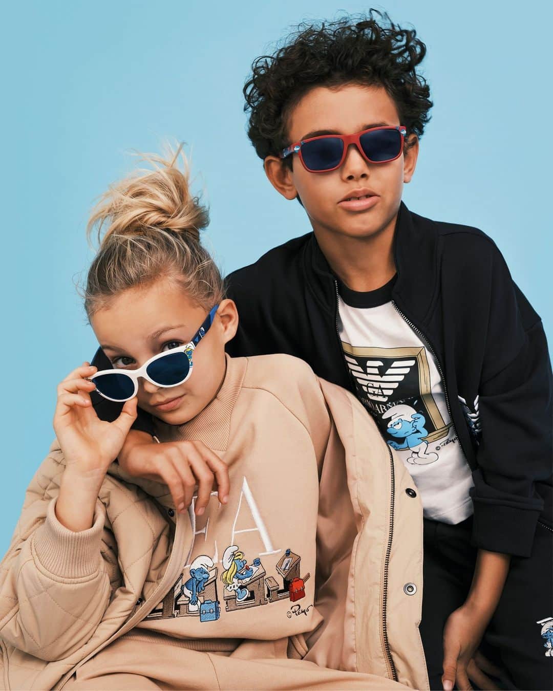 Armani Officialさんのインスタグラム写真 - (Armani OfficialInstagram)「Loved by the little ones and grown-ups alike.  Discover the Emporio Armani and The Smurfs collection online and in store to dress your little ones in a fun way.⁣ #EAjunior #EAeyewear @smurfsofficial」6月26日 3時00分 - emporioarmani
