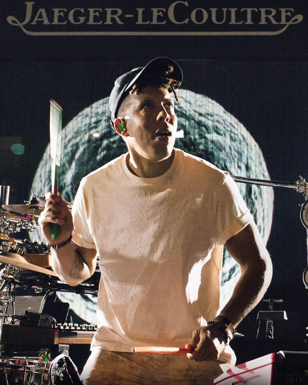 ジャガールクルトのインスタグラム：「Celebrating the design of Reverso. #TheGoldenRatio _ Tøkio M¥ers @tokiomyersworld The Golden Ratio Musical Show  22 – 25 June 2023 Westfield Century City, Los Angeles _ A fascinating immersion into the world of Art Deco with our icon Reverso, experienced by British musician Tøkio M¥ers @tokiomyersworld and talents Riley Keough @rileykeough, Ximena Lamadrid @ximenalamadrid, Miles Fisher @milesfisher and Levi Dylan @levidylan6 during the opening night of The Golden Ratio Musical Show in Los Angeles. An impressive concept with a full set of experiences offering the opportunity to experience watchmaking in an entirely new cultural context. _ #JaegerLeCoultre #TheGoldenRatio #Reverso #TokioMyers」